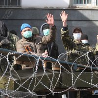 Separātisti Ukrainas austrumos nostiprina barikādes un gaida 'Kijevas huntas' uzbrukumu