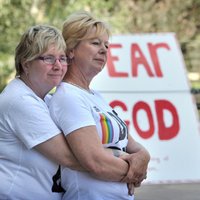 Австралия: суд отменил закон, разрешавший гей-браки