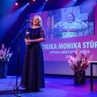 Foto: Svinīgā ceremonijā par Latvijas gada labākajiem riteņbraucējiem nosauc Stūrišku un Skujiņu
