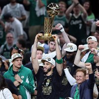 Porziņģis kopā ar Bostonas "Celtics" kļūst par NBA čempionu