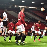 'AC Milan' UEFA Eiropas līgā kompensācijas laikā izglābjas no zaudējuma pret 'United'