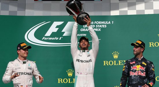 Hamiltons ASV izcīna 50. 'Grand Prix' uzvaru