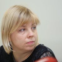 Комиссия Сейма выдвинула на должность руководителя ЦИК Кристину Берзиню