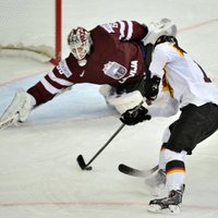 Latvijas hokejisti piekāpjas sev neērtajai pretiniecei Vācijai