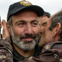 Pašinjans aicina armēņu tautu ķerties pie ieročiem