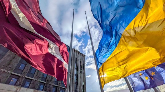Saeima vienbalsīgi pauž atbalstu pēc iespējas drīzākai Ukrainas uzaicināšanai dalībai NATO