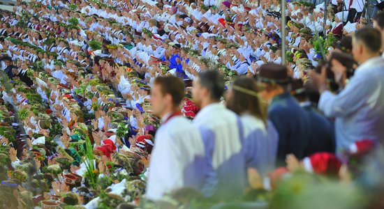 Deputāti un LDDK nepanāk vienošanos Dziesmusvētku brīvdienu jautājumā