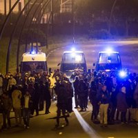 Policijas un imigrantu sadursmēs Kalē cietuši 26 policisti