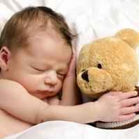 Kā veicināt labu nakts miegu mazulim. Bērnu ārsta padomi