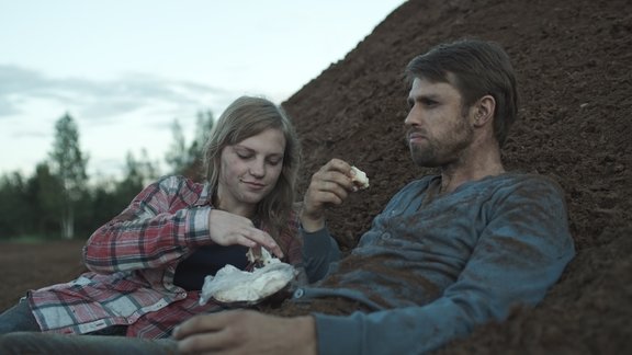 Mellow_Mud_still004_Elina_Vaska_and_Edgars_Samitis