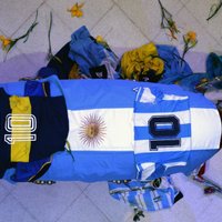 ФОТО: "Навсегда в наших сердцах". Мир прощается с Диего Марадоной