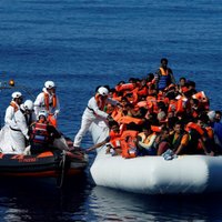 No Vidusjūras izglābti vairāk nekā 2000 migrantu