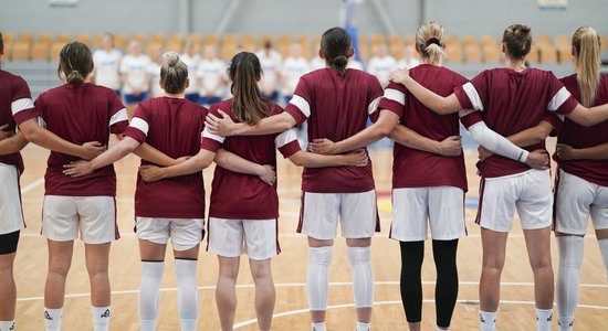 Latvijas basketbolistes otrajā pārbaudes mačā Stambulā uzvar Čehiju