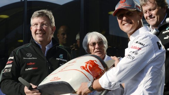 Mercedes Formula Michael Schumacher, boss team Ross Brawn 