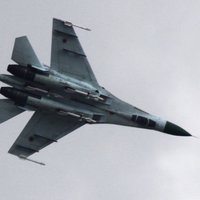 ВИДЕО: Российский Су-27 перехватил американский самолет над Балтикой