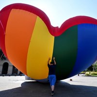 Ungārija plāno tendenciozu referendumu pret LGBTQI+ vērstā likuma lietā