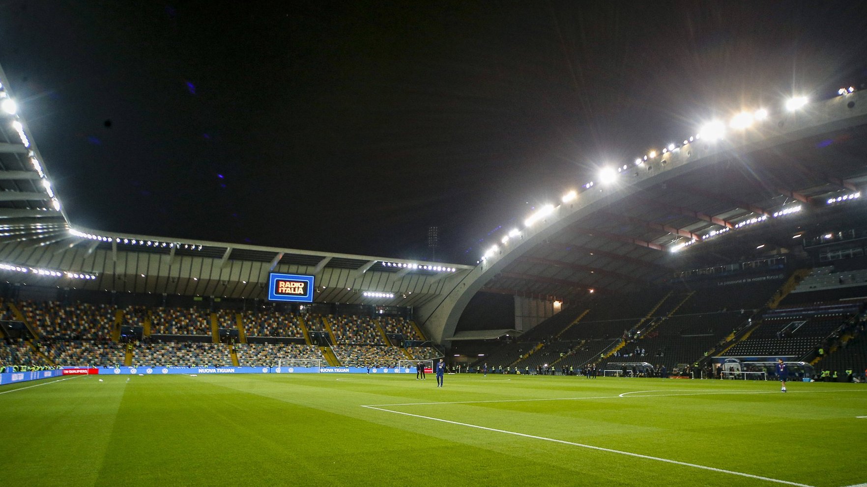 Snaiperi uz stadiona jumta – Itālijas spēle pret Izraēlu kļūst par drošības operāciju