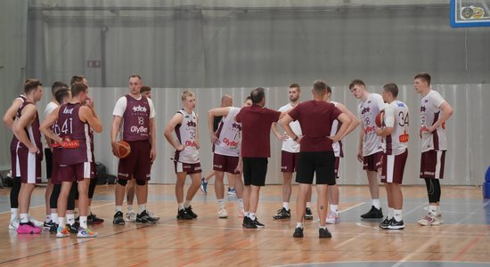 Latvijas basketbola izlases tuvākās rezerves pieveic Igauniju