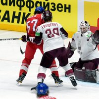IIHF labo tiesnešu kļūdu un Dārziņam piespriesto 5+20 minūšu noraidījumu piešķir Freibergam