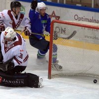Хоккеисты сборной Латвии упустили в Бледе победу на последней секунде