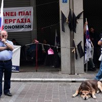 'Fitch' paaugstina Grieķijas kredītreitingu par vienu pakāpi