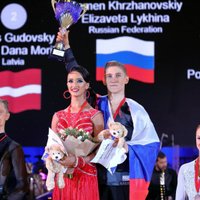 Latvijas deju pāris kļūst par pasaules vicečempioniem 10 dejās jauniešiem