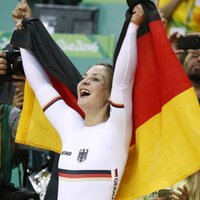 Vācijas treka riteņbraucēja Fogele uzvar olimpisko spēļu sprinta sacensībās