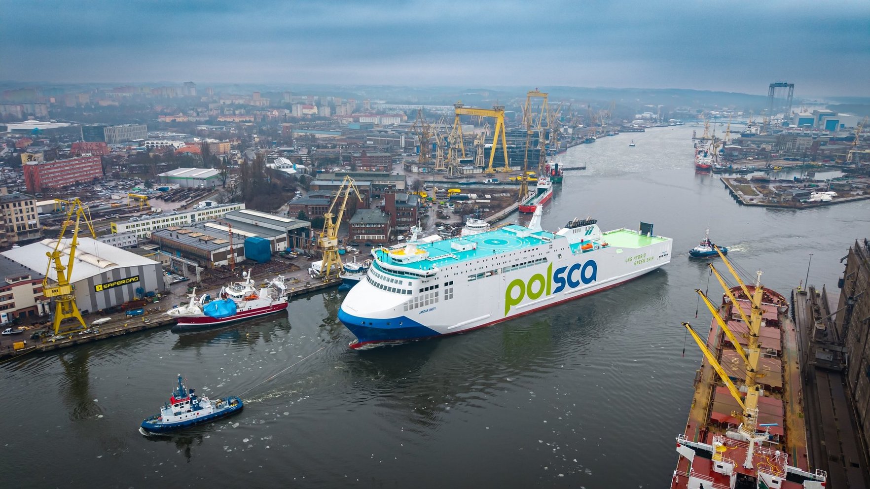 Polijas "milzis" Baltijas jūrā – lielākais un modernākais prāmis 50 gadu laikā jau devies pirmajā reisā