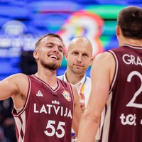 Latvijas basketbolisti, Rīgā uzvarot olimpiskajā atlasē, Parīzē spēlēs pret iepazītiem pretiniekiem