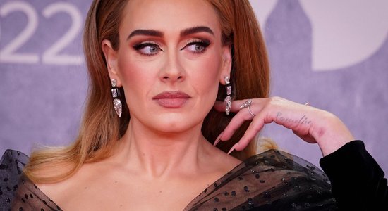 Trieciens Adeles faniem: dziedātāja paziņo, ka pārtrauc karjeru