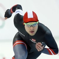 Ātrslidotājs Silovs olimpisko atlasi noslēdz ar jaunu Latvijas rekordu 5000 metru distancē