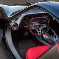 'Opel' parāda nākotnes automobiļu interjeru