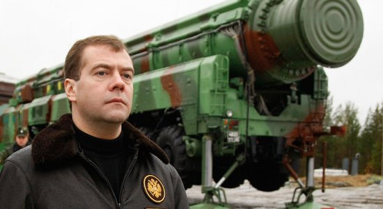 'Naudas nav, bet jūs turieties': ko atcerēsies par Medvedevu?