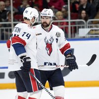 Daugaviņam rezultatīva piespēle 'Torpedo' smagā sagrāvē KHL spēlē