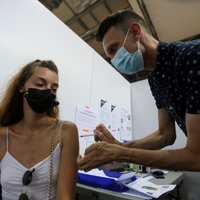 Vakcinācijas rezultātā mazāk ar Covid-19 inficēto tiek stacionēti, pauž epidemiologs