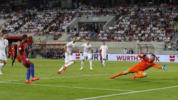 Theo Walcott, Slovakia v England - 2018 World Cup