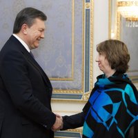 Ukrainas krīze - Eiropas augstākā diplomāte pirms vizītes Rīgā dodas uz Kijevu