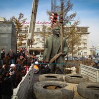 Mongolijā izsolīs demontēto Ļeņina pieminekli
