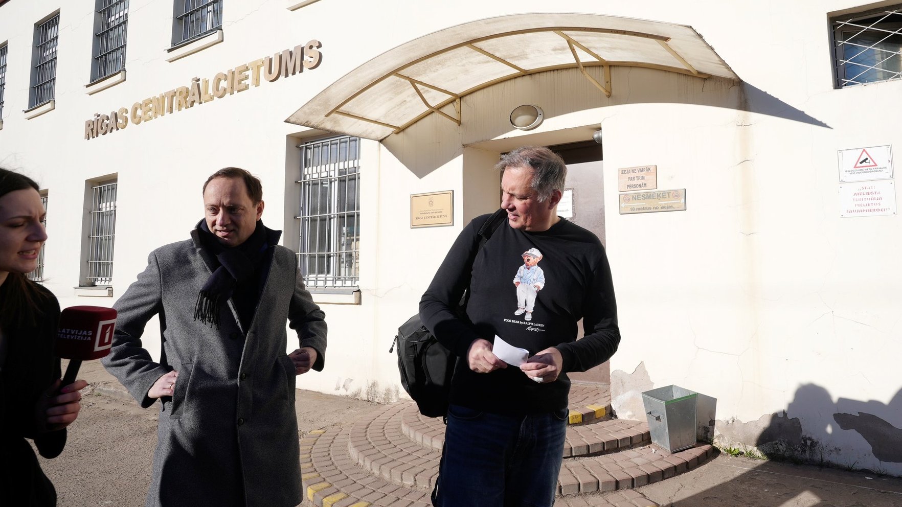 Foto: Uzņēmējs Ceruss atstāj Centrālcietumu; savu vainu IT iepirkuma krimināllietā noliedz