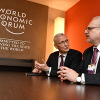 Foto: Levits Davosā tiekas ar pasaules ekonomikas viedokļu līderiem
