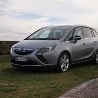 'DELFI Auto' izmēģina 'Opel Zafira Tourer'