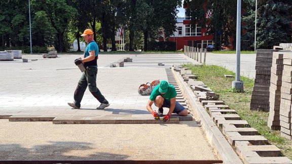 Jēkabpilī remontē Oskara Kalpaka laukumu