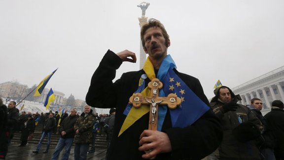 pro-European integration protestors 