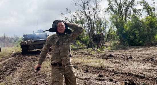 Berlinālē pirmizrādīs režisora Manska filmu par brīvprātīgajiem mediķiem Ukrainā