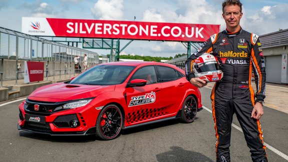 'Honda Civic Type R' rekords Silverstonā