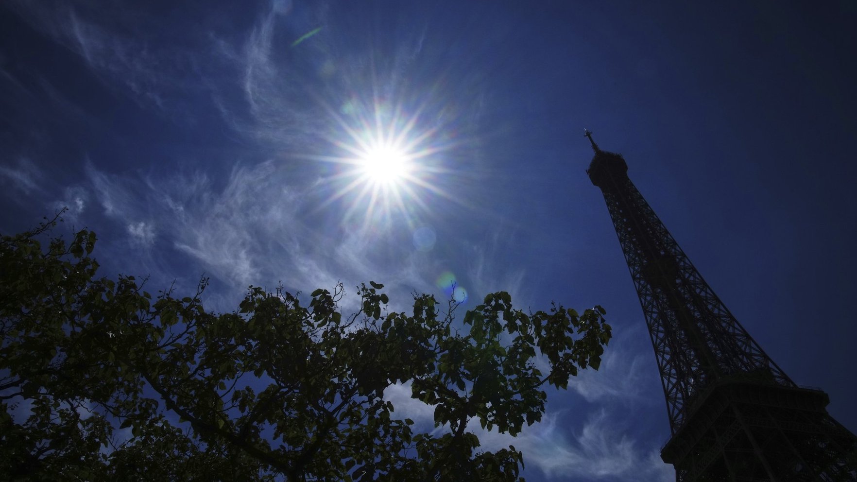 Two children die in car during France heatwave