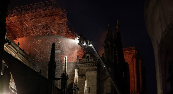 Makrons: Parīzes Dievmātes katedrāle tiks atjaunota nākamo piecu gadu laikā