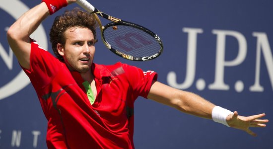 Gulbis zaudē Fišam un izstājas no Tokijas turnīra