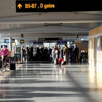 Rīgas lidostā 38 ceļotājiem no Londonas nav veikta robežpārbaude; sākts kriminālprocess
