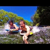 ВИДЕО: Типичное новозеландское развлечение — катание на досках по речным сливам